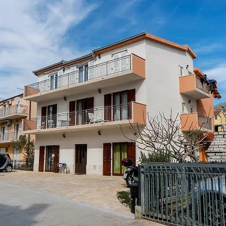 Apartman Marija * 포드스트라나